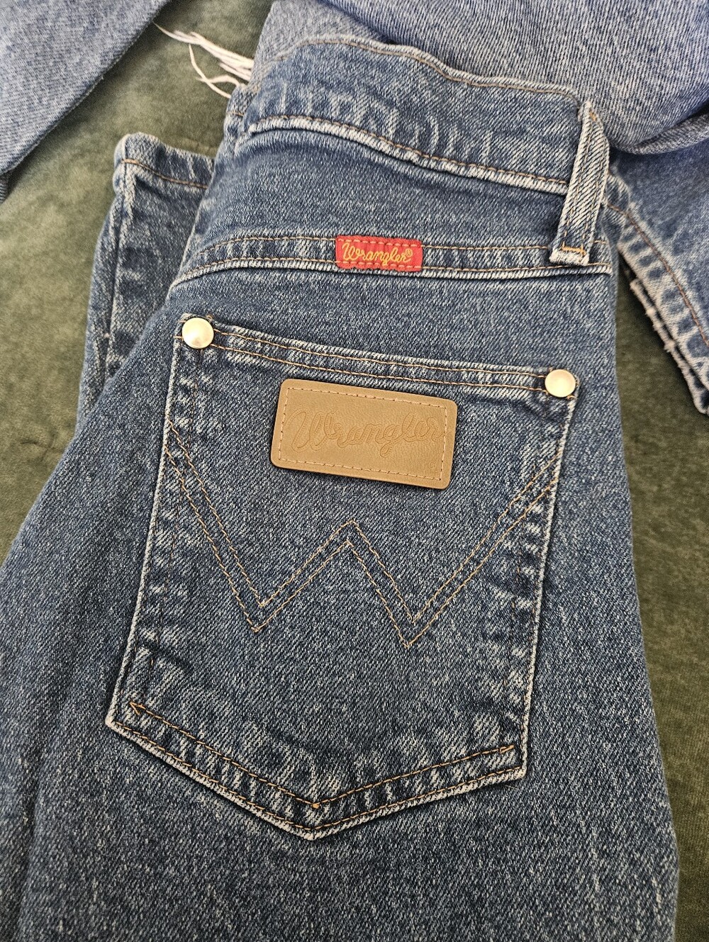Vintage Wrangler Women’s Medium Blue Straight-Leg